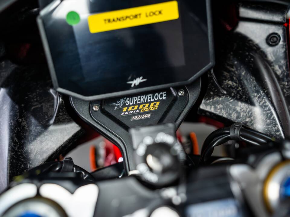 Bild 29/38 von MV Agusta DUMMY (2011)