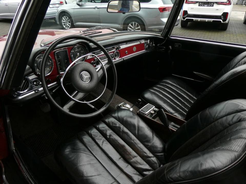 Image 11/27 of Mercedes-Benz 280 SL (1970)