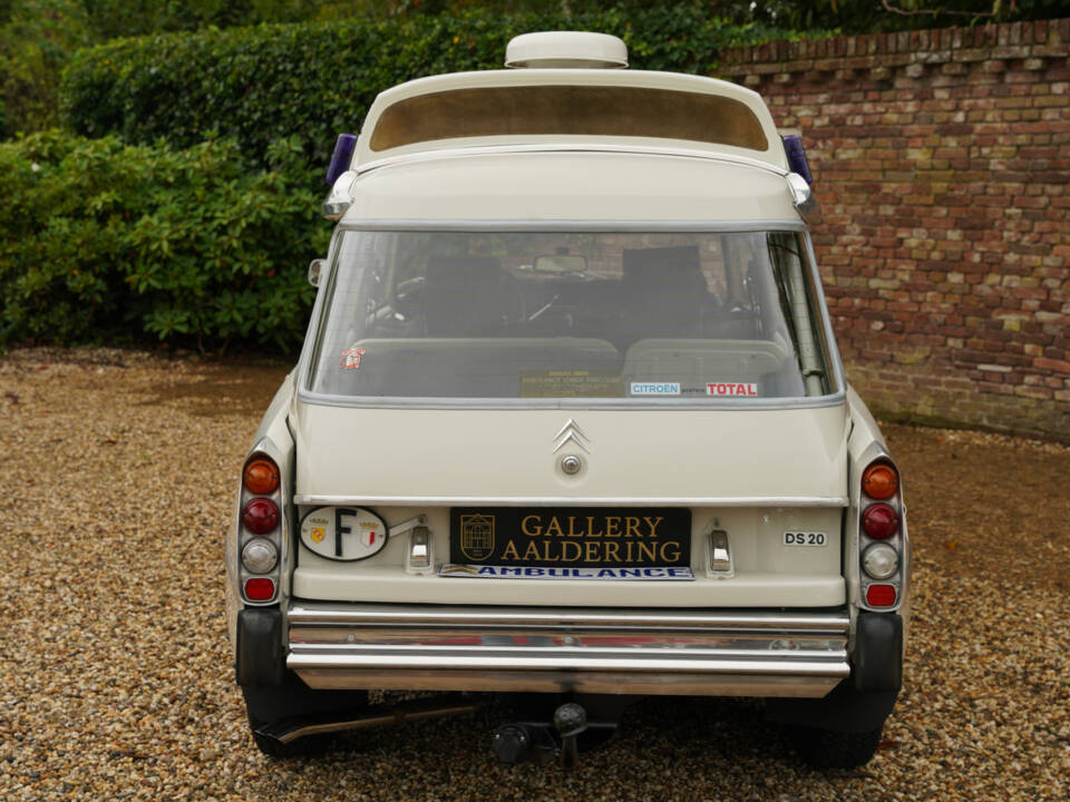 Image 6/50 of Citroën DS 20 Familiale (1973)