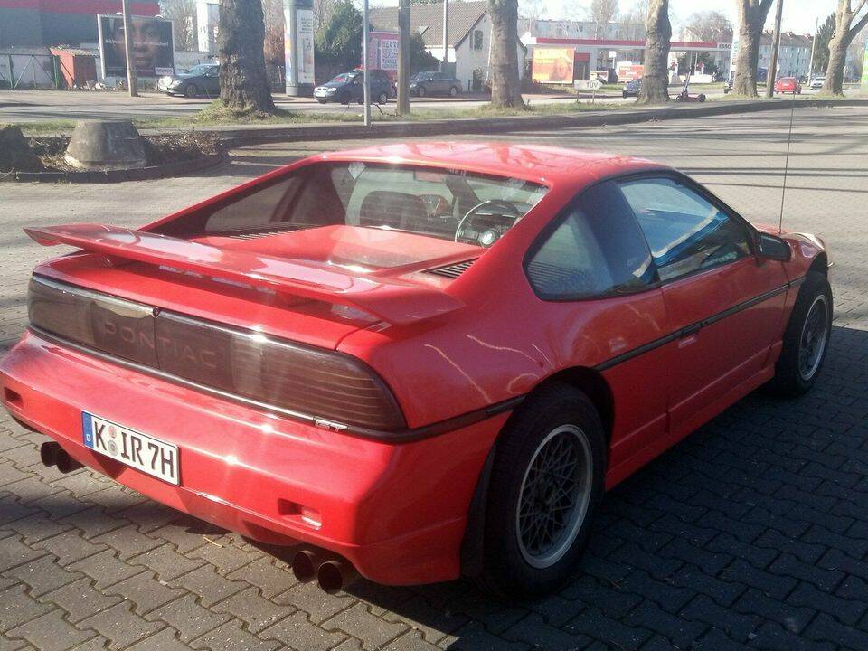 Image 50/55 of Pontiac Fiero GT (1988)