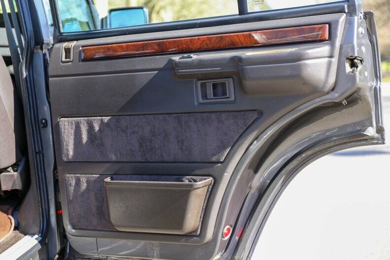 Image 42/50 of Land Rover Range Rover Vogue LSE (1994)