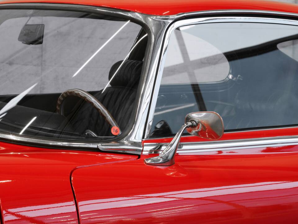 Bild 36/44 von Jaguar E-Type (2+2) (1969)