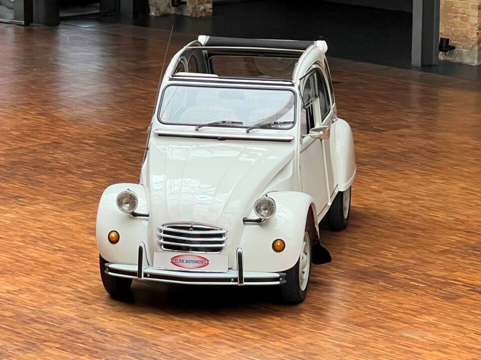 Bild 2/39 von Citroën 2 CV 6 Club (1988)