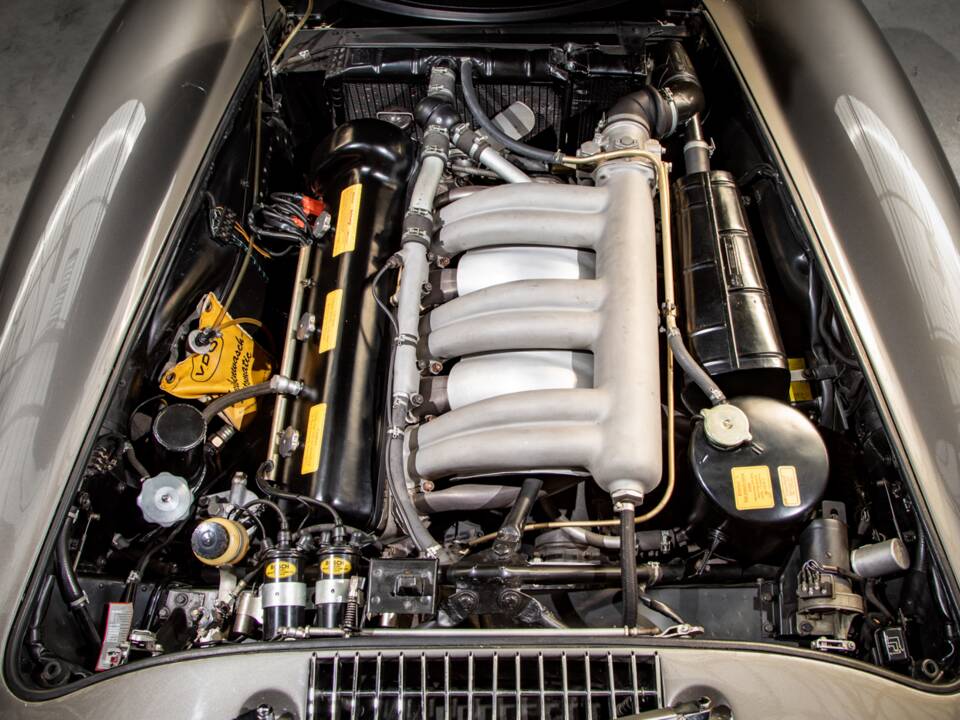 Image 18/22 de Mercedes-Benz 300 SL Roadster (1961)