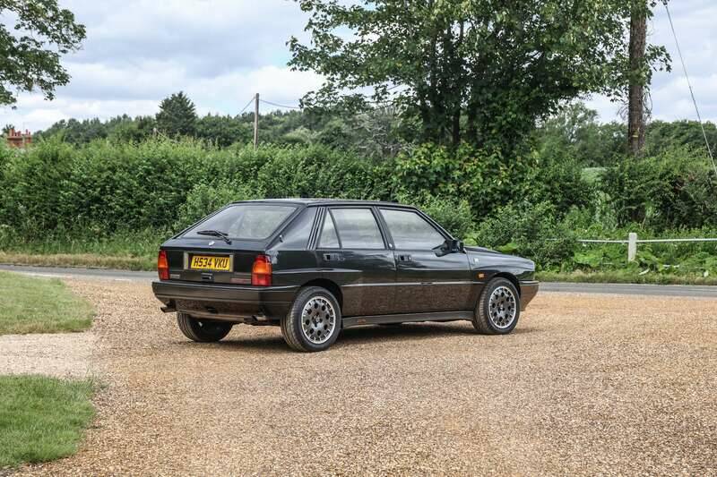 Image 25/35 of Lancia Delta HF Integrale (1991)