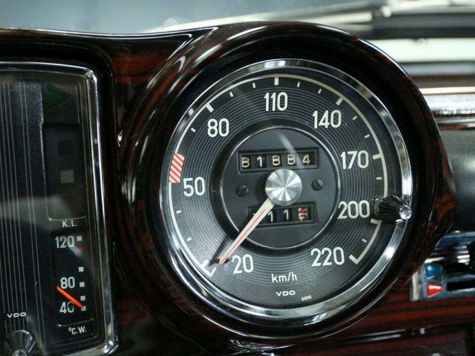 Imagen 17/50 de Mercedes-Benz 250 SE (1966)