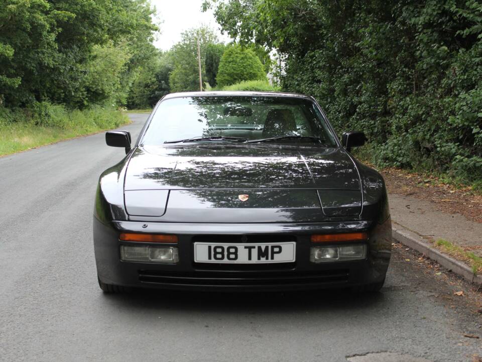 Bild 2/19 von Porsche 944 Turbo (1987)