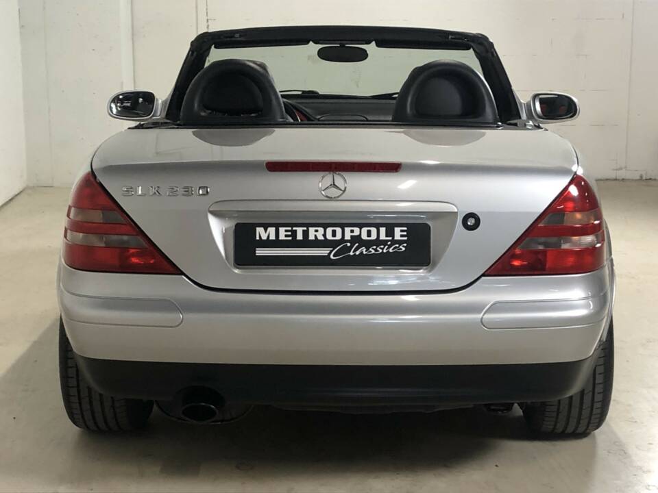 Image 17/24 de Mercedes-Benz SLK 230 Kompressor (1997)
