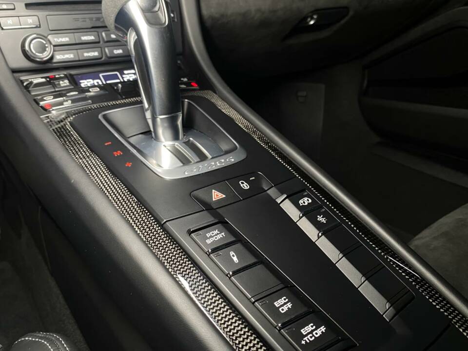 Imagen 9/12 de Porsche 911 GT2 RS (2018)