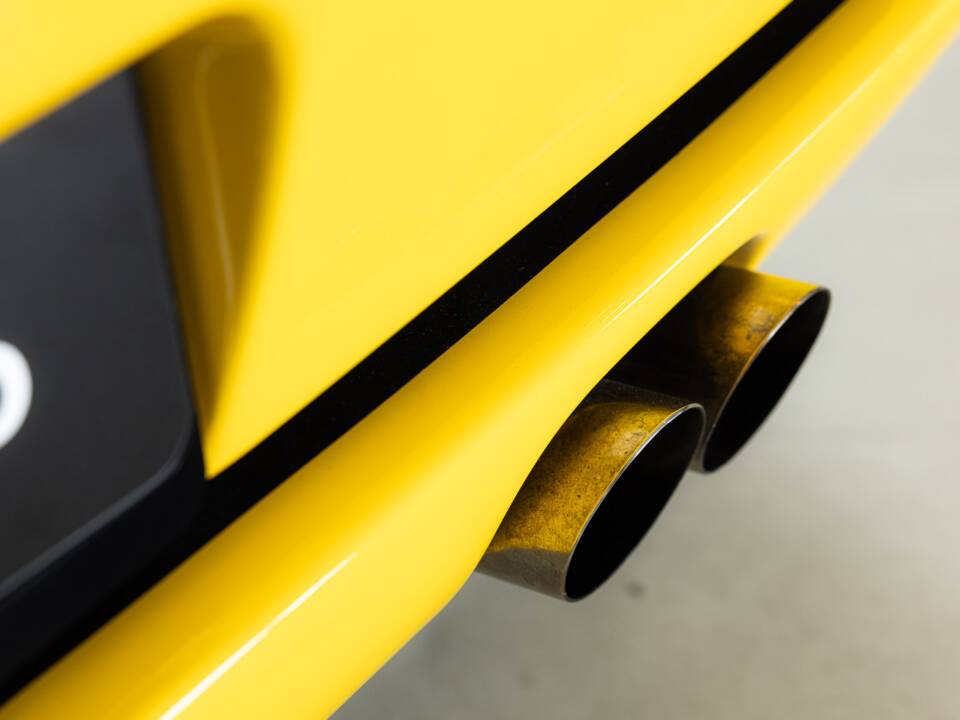 Image 33/36 de Ferrari F 355 Berlinetta (1995)