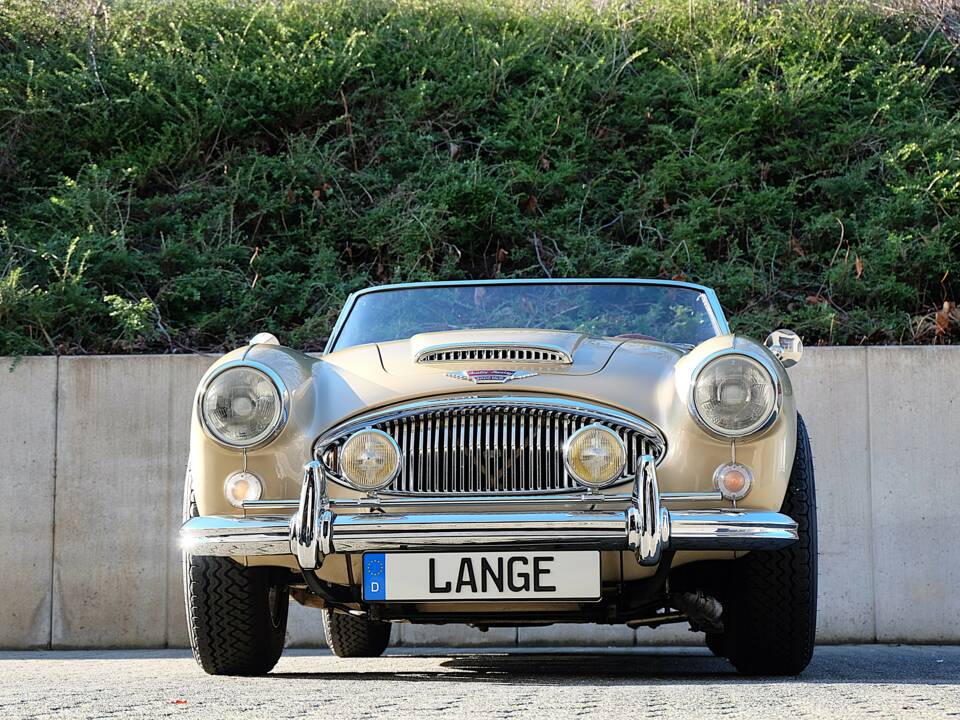 Image 2/68 of Austin-Healey 3000 Mk III (BJ8) (1965)