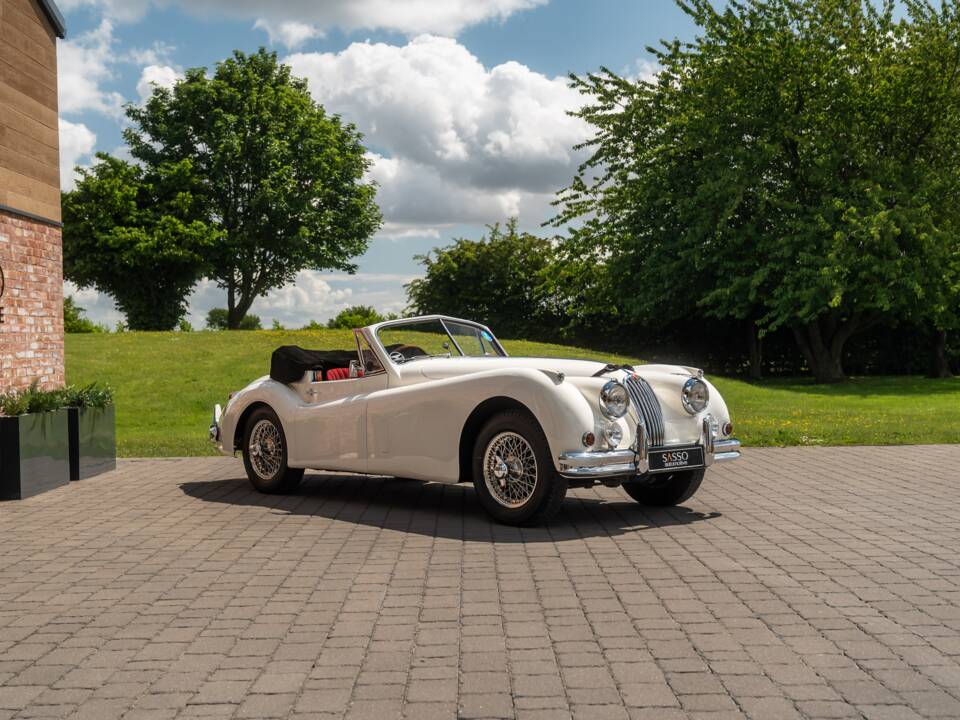 Image 6/58 of Jaguar XK 140 SE DHC (1955)