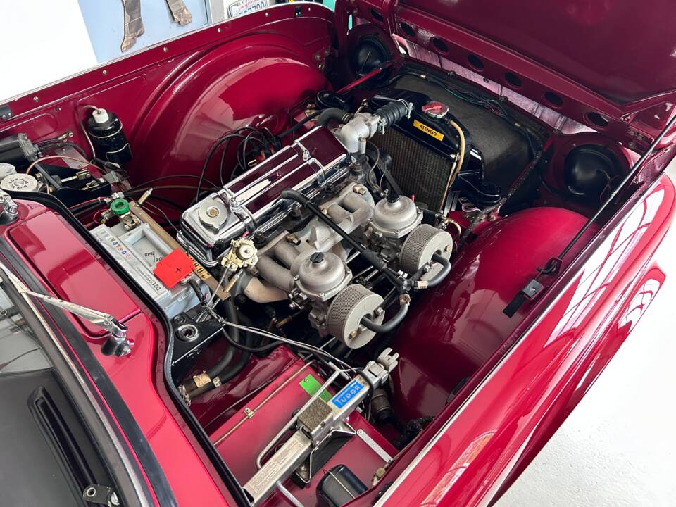 Image 14/26 of Triumph TR 4 (1965)