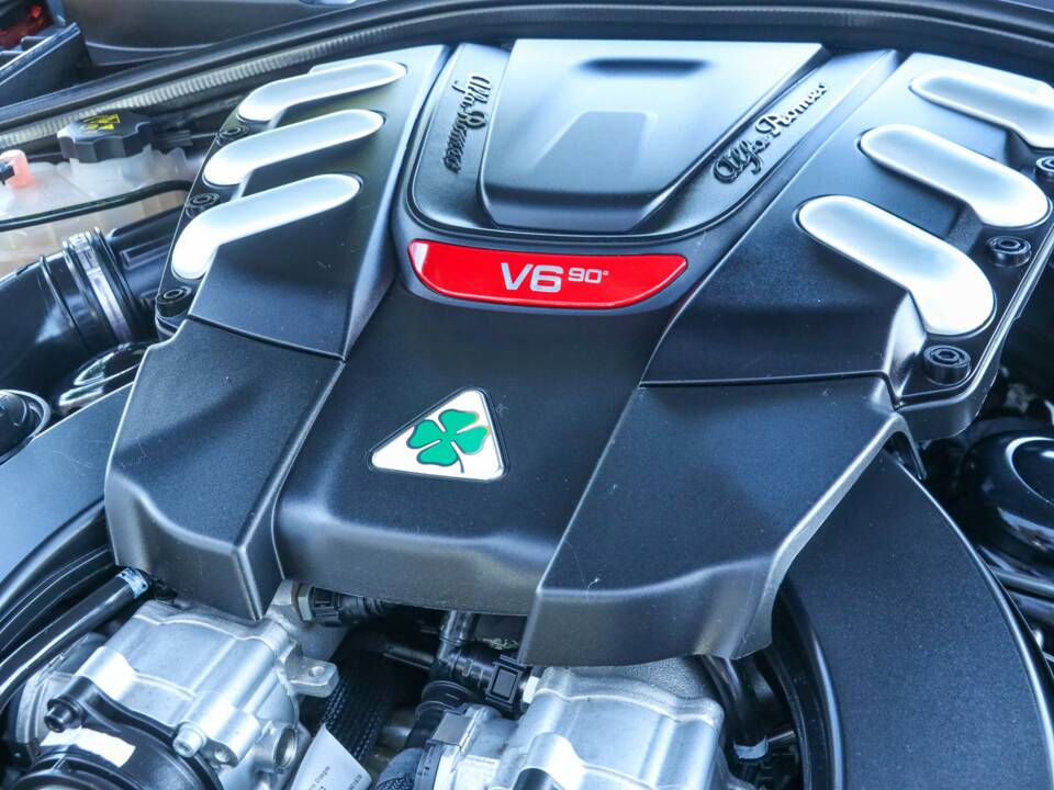 Bild 30/50 von Alfa Romeo Giulia Quadrifoglio (2017)
