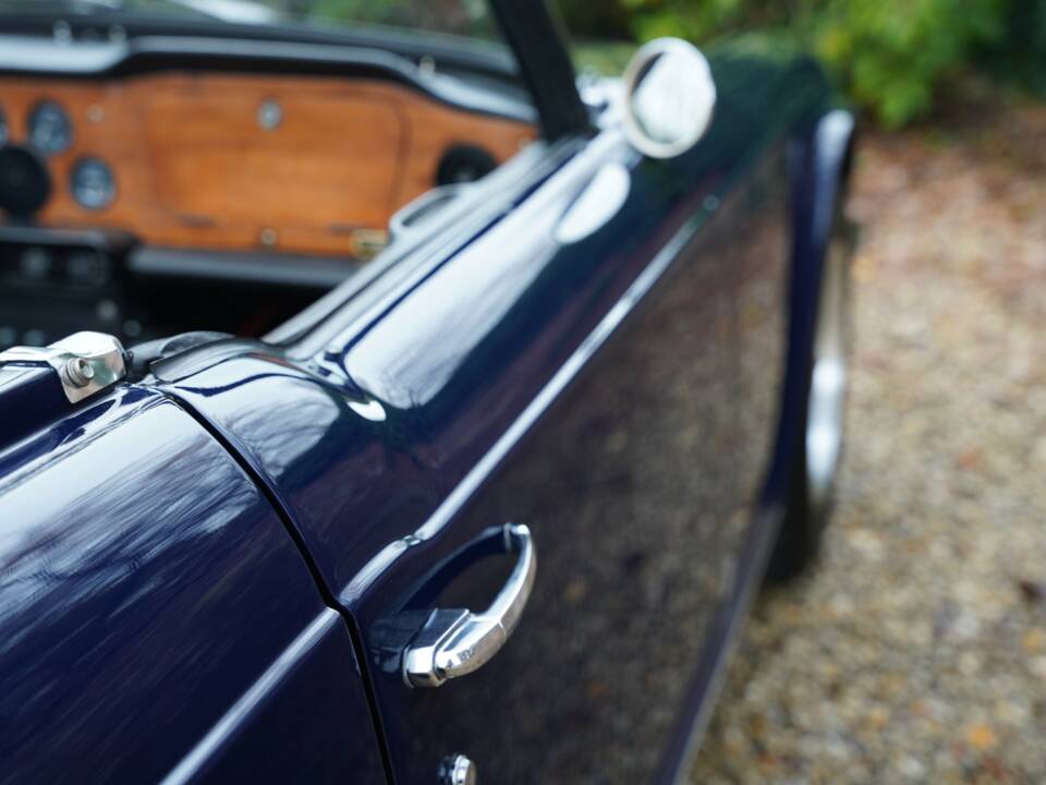 Image 22/50 of Triumph TR 6 PI (1972)