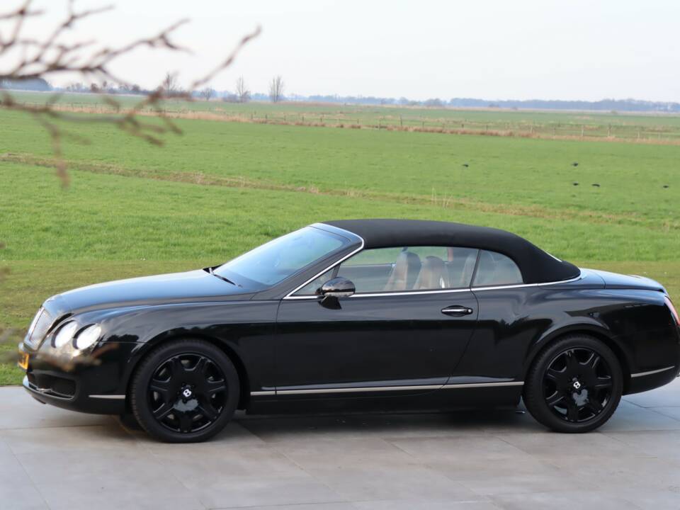 Image 43/50 of Bentley Continental GTC (2007)