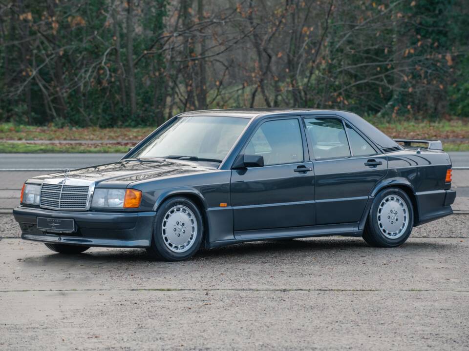 Bild 3/32 von Mercedes-Benz 190 E 2.5-16V (1992)