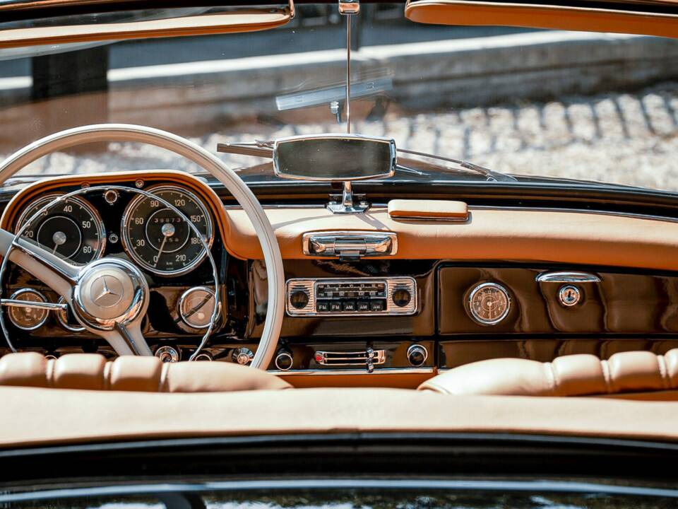 Image 39/42 of Mercedes-Benz 190 SL (1961)