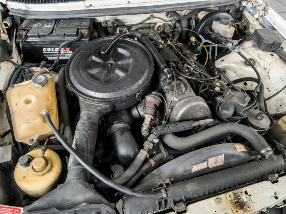 Bild 41/50 von Mercedes-Benz 300 D (1983)