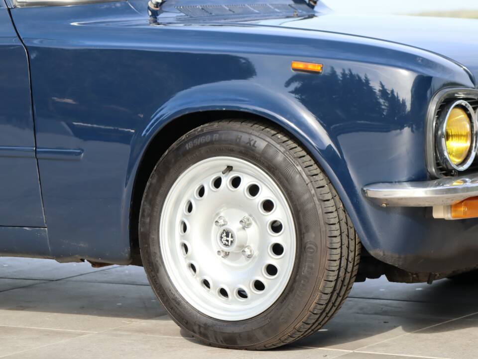 Image 18/50 of Alfa Romeo Giulia Nuova Super 1600 (1978)