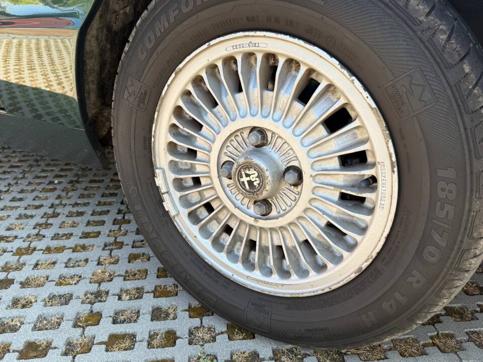 Bild 16/34 von Alfa Romeo 2.0 Spider (1985)