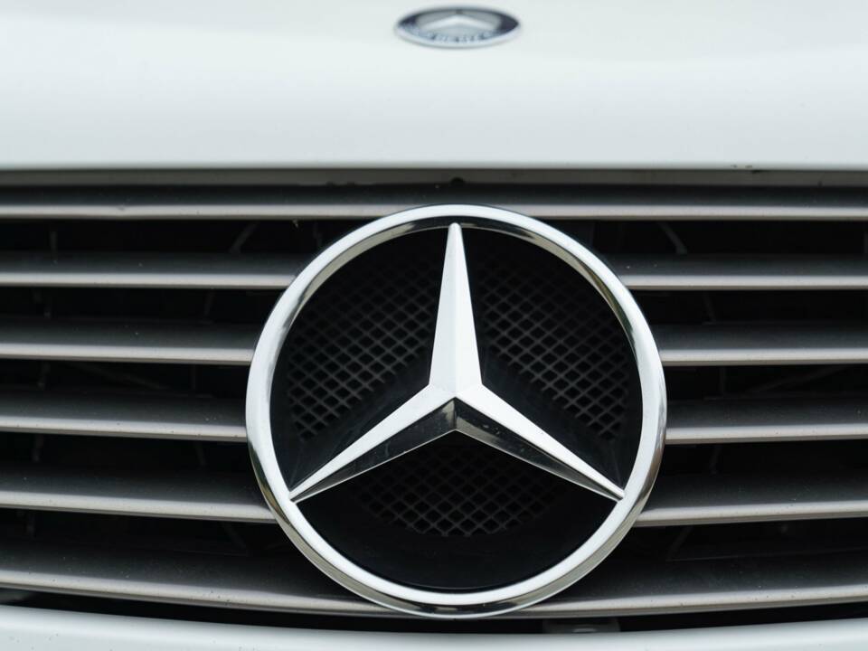 Image 21/50 of Mercedes-Benz SL 500 (1999)