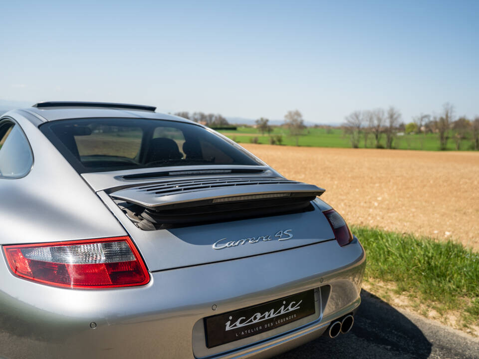 Image 18/82 of Porsche 911 Carrera 4S (WLS) (2006)