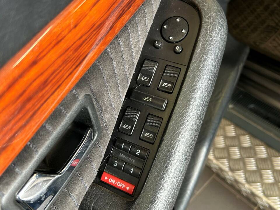 Immagine 25/44 di Audi 200 - 2.2 20V Turbo quattro (1990)