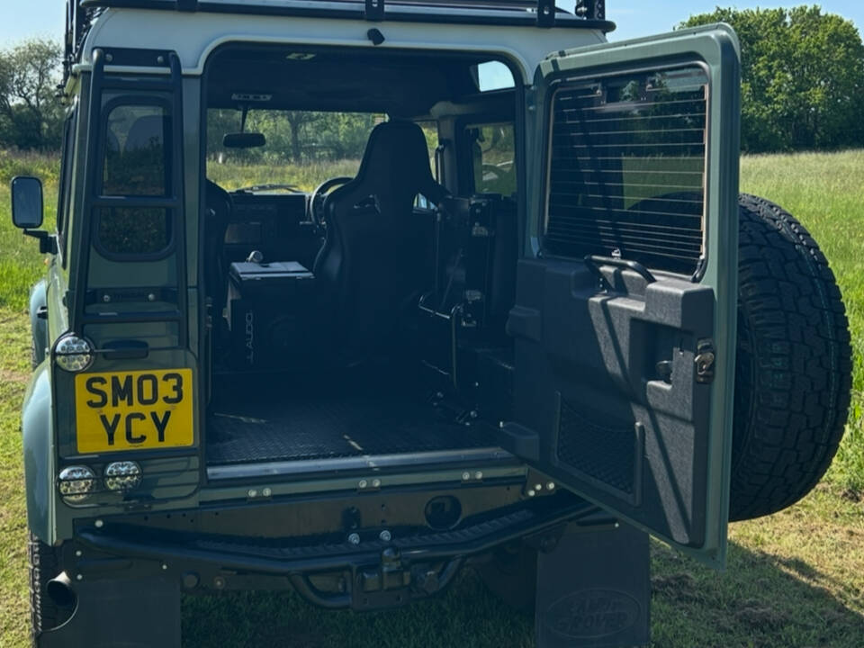 Image 6/62 de Land Rover Defender 90 (2003)