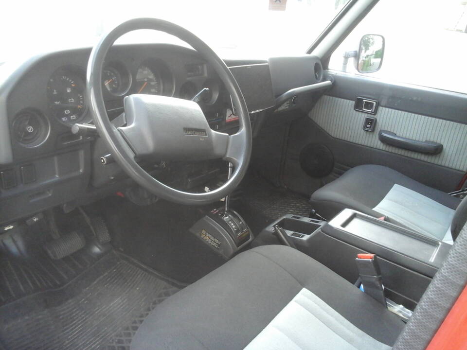 Bild 5/17 von Toyota Land Cruiser FJ 62 (1989)