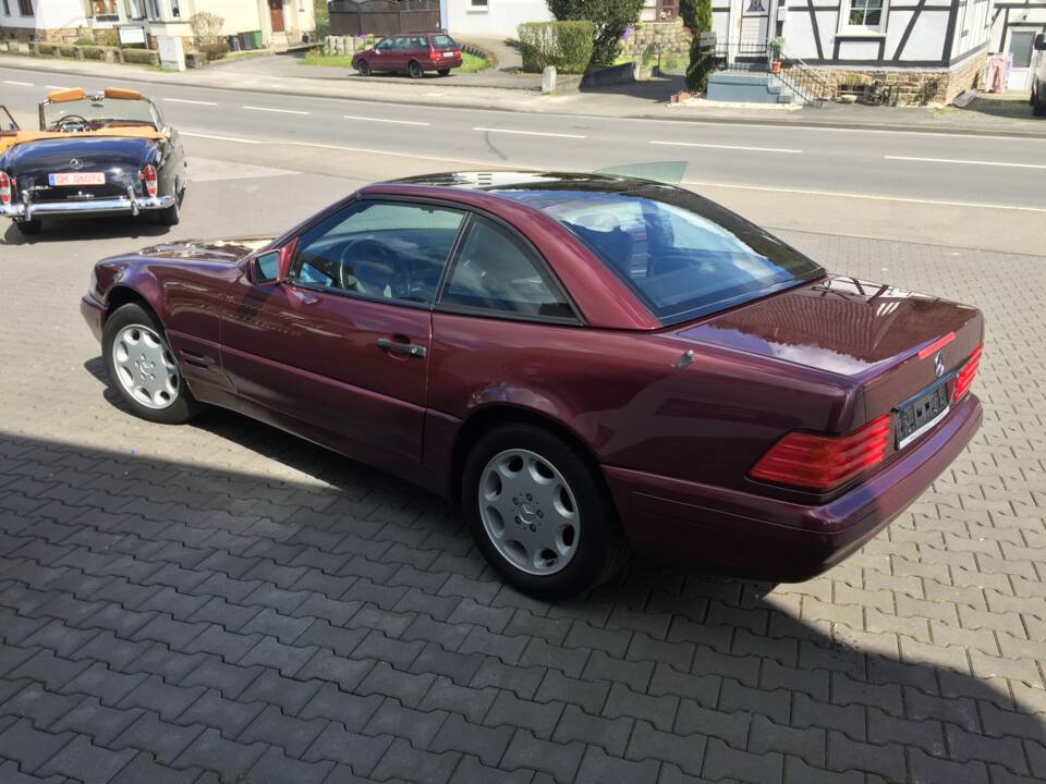 Afbeelding 3/11 van Mercedes-Benz SL 320 (1997)
