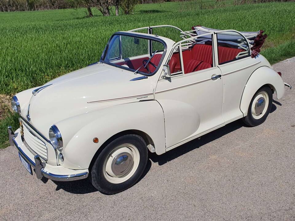 Image 15/66 of Morris Minor 1000 Tourer (1961)