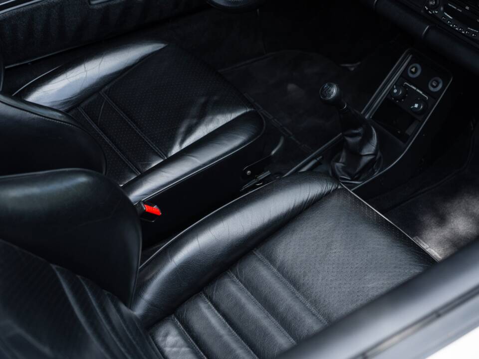 Image 31/68 of Porsche 911 Speedster 3.2 (1989)