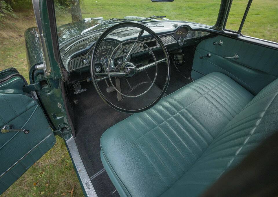 Bild 2/8 von Chevrolet Bel Air Sedan (1956)