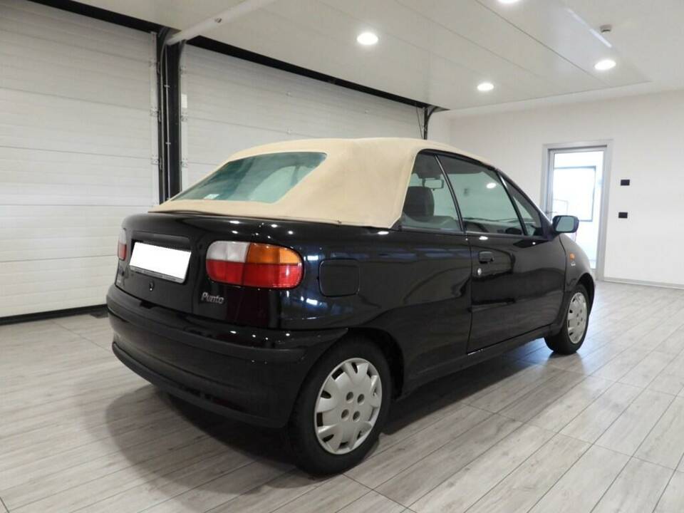 Afbeelding 13/15 van FIAT Punto 85 16V (1999)