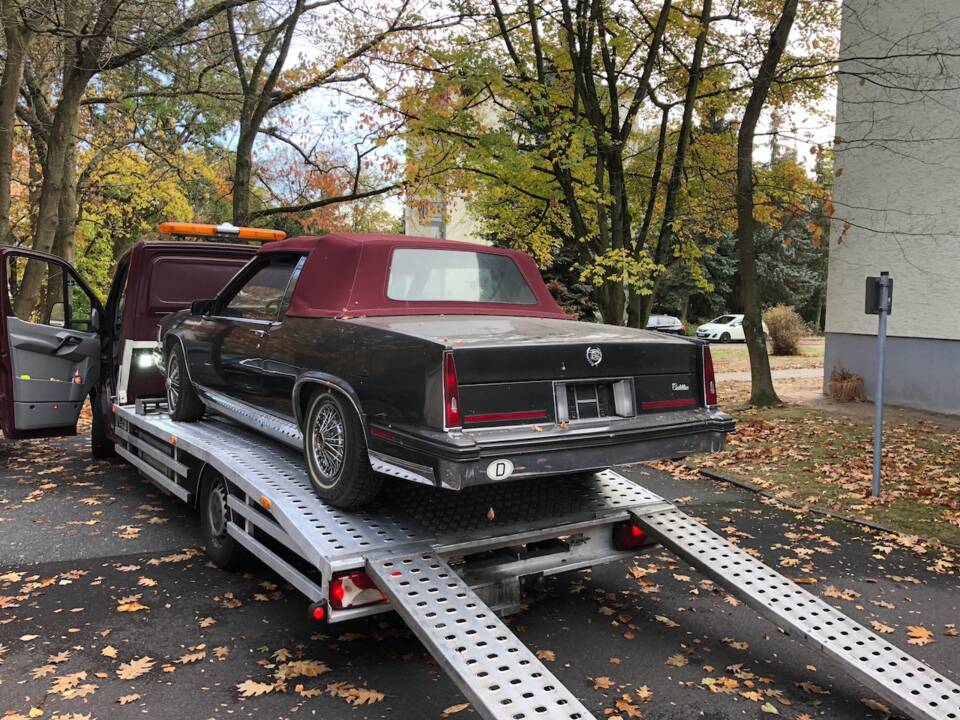 Image 6/23 of Cadillac Convertible de Ville (1986)