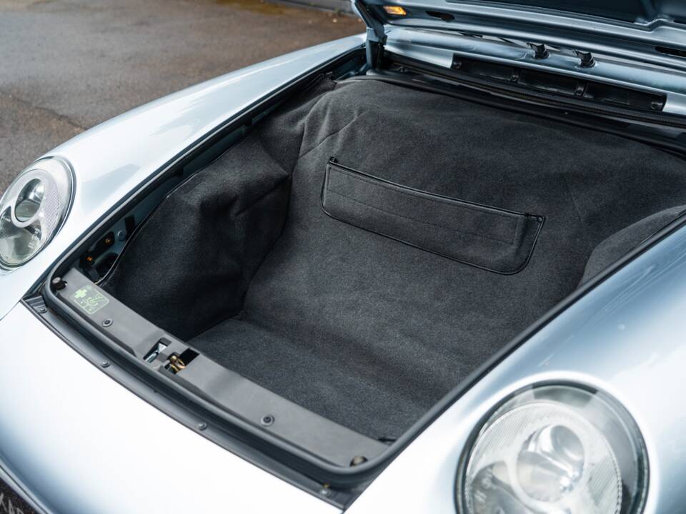 Image 21/60 of Porsche 911 Targa (1996)
