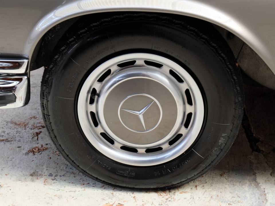 Bild 18/50 von Mercedes-Benz 280 SE 3,5 (1971)