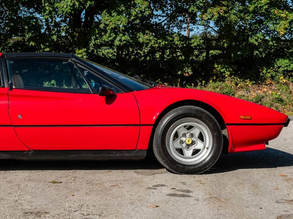 Immagine 17/50 di Ferrari 308 GTS Quattrovalvole (1983)