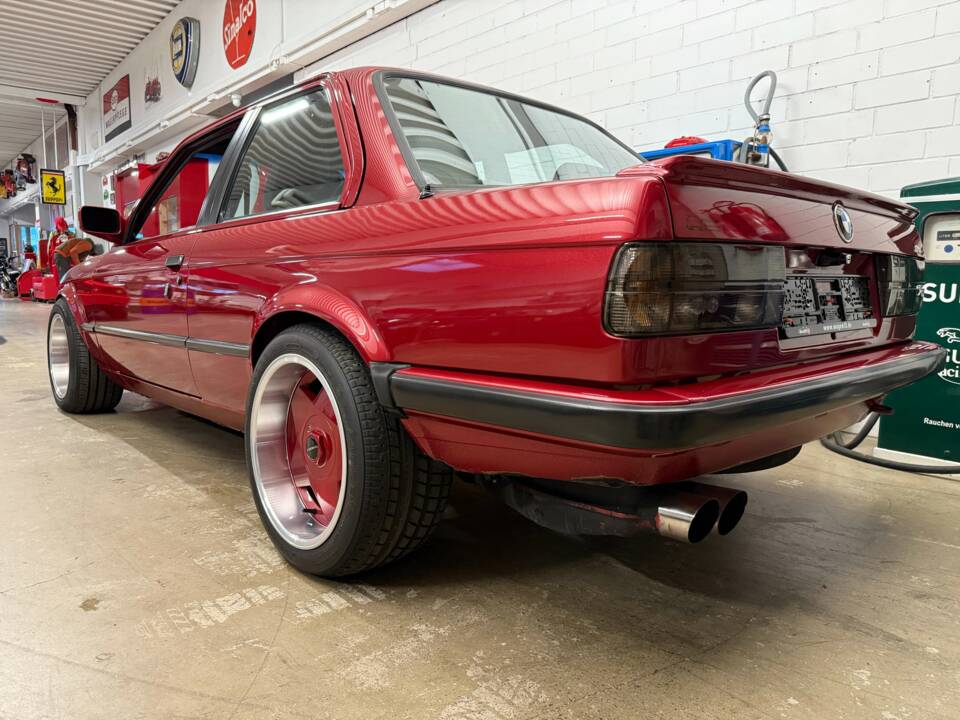 Imagen 15/19 de BMW 325i (1986)