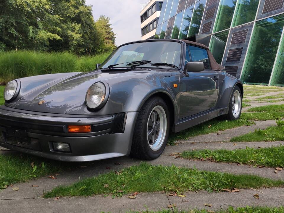 Image 70/104 of Porsche 911 Carrera 3.2 (1986)