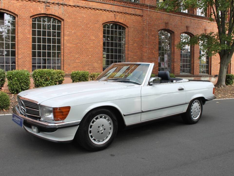 Image 1/19 of Mercedes-Benz 300 SL (1988)