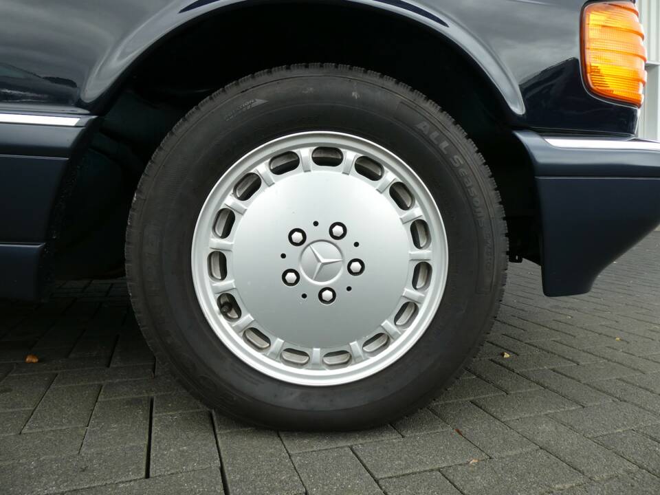 Bild 21/21 von Mercedes-Benz 300 SE (1990)