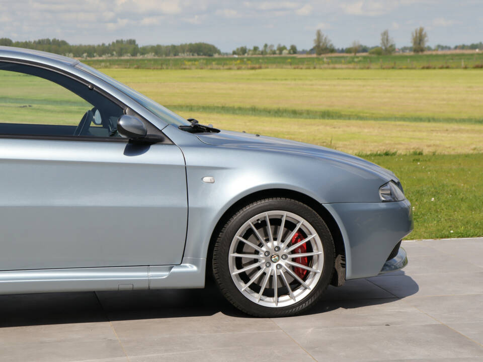 Bild 40/50 von Alfa Romeo 147 3.2 GTA (2005)