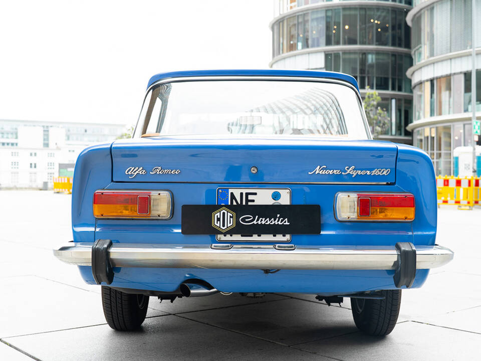 Bild 16/58 von Alfa Romeo Giulia Nuova Super 1600 (1977)