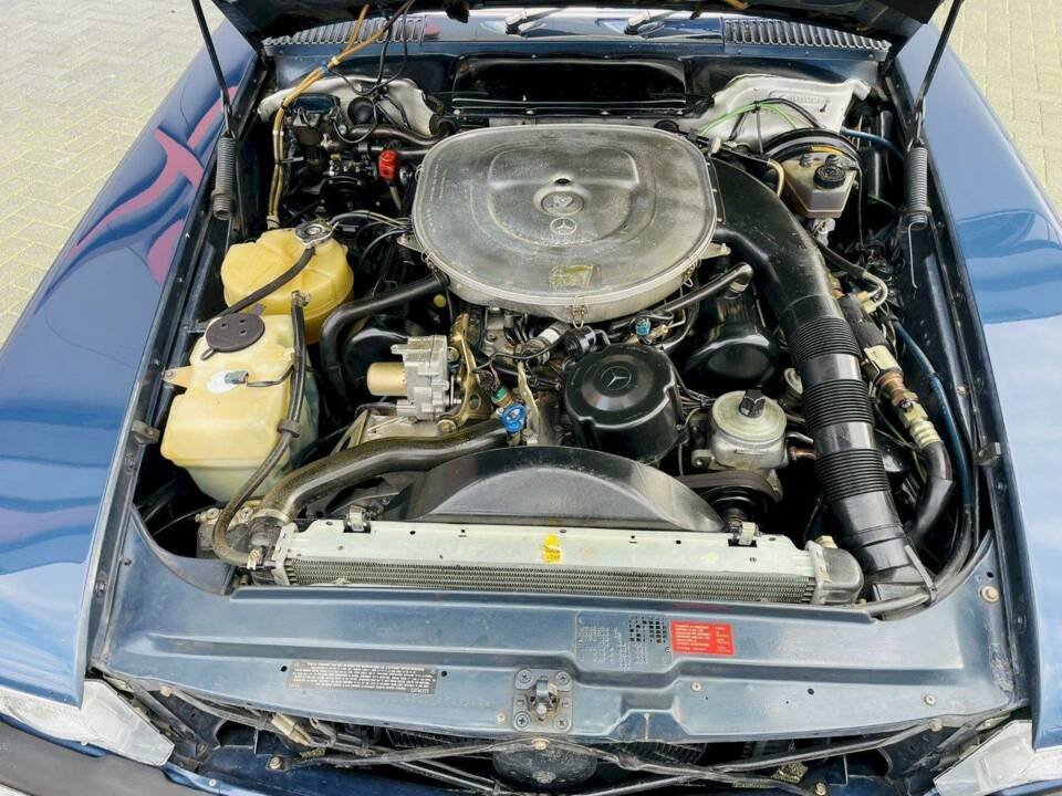Afbeelding 26/36 van Mercedes-Benz 560 SL (1986)