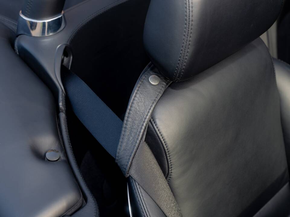 Image 74/84 of BMW Z8 (2001)