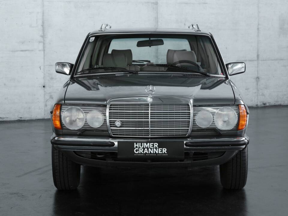 Image 6/49 of Mercedes-Benz 230 TE (1981)