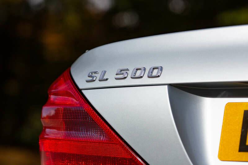 Image 25/50 of Mercedes-Benz SL 500 (2003)
