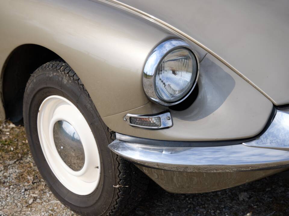 Image 9/28 of Citroën ID 19 (1966)
